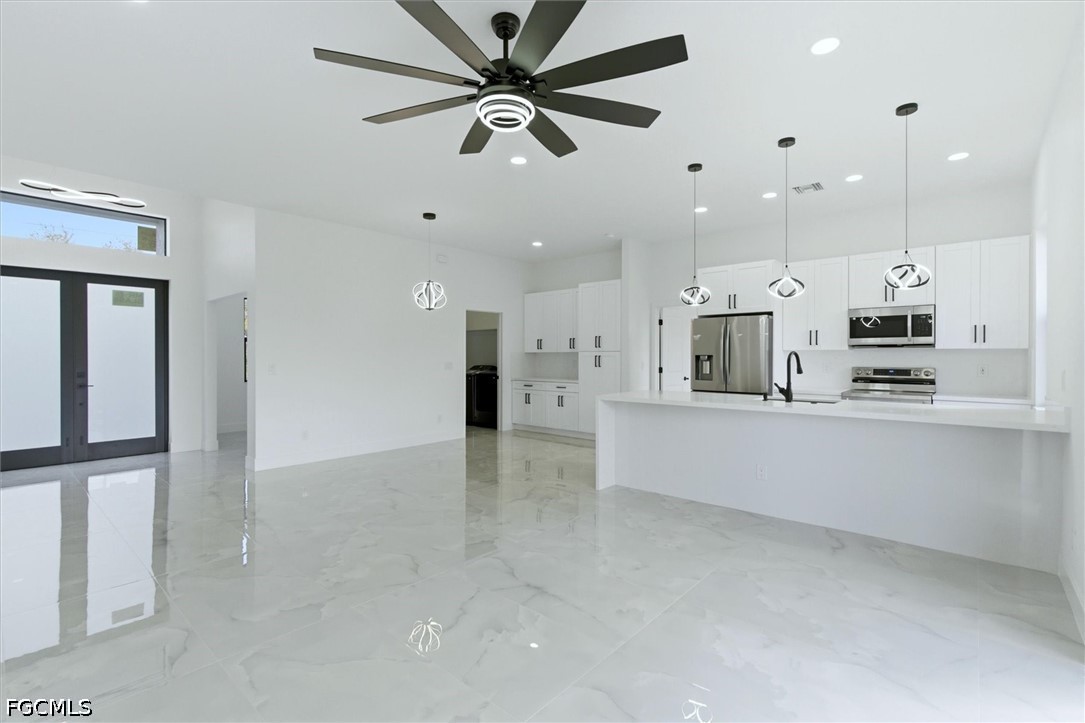3 Bed SingleFamilyResidence for Sale in Lehigh Acres, photo 4