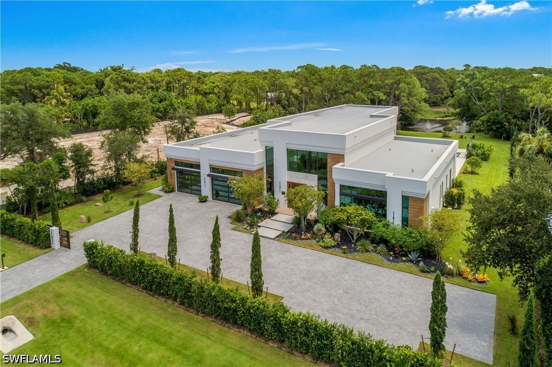 5 Bed Pool Home for Sale in Pine Ridge, photo 4