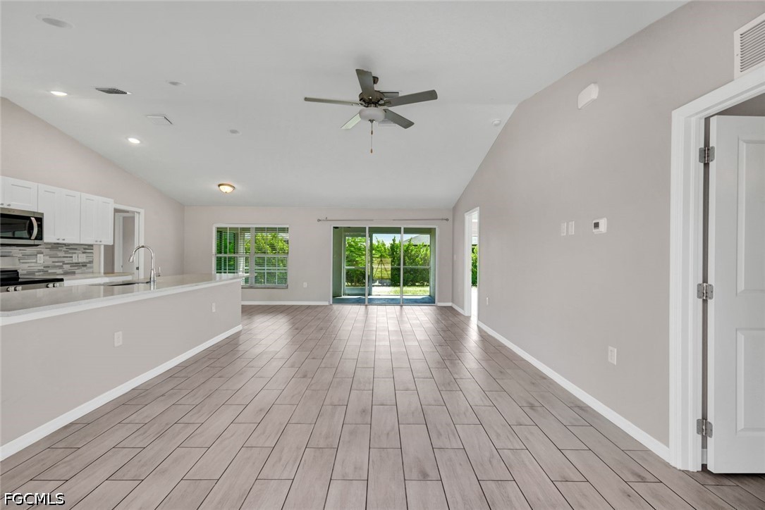 4 Bed SingleFamilyResidence for Sale in Cape Coral, photo 4