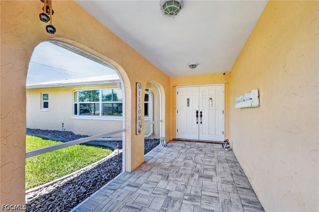 3 Bed Pool Home for Sale in Cape Coral, photo 4