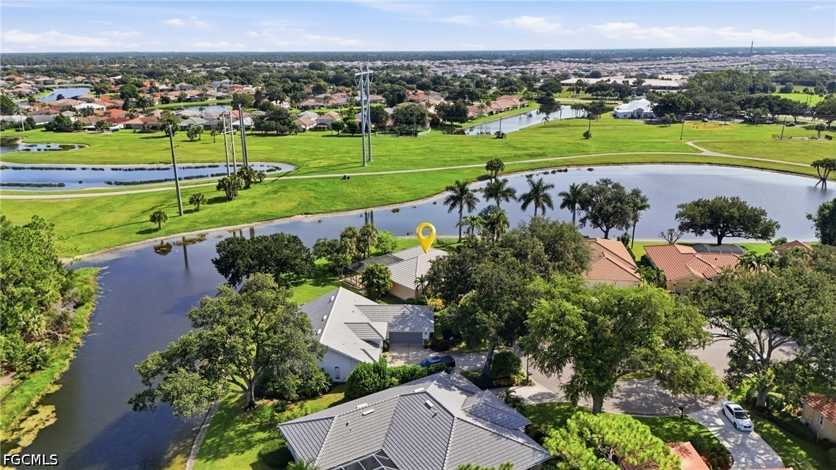 4 Bed Pool Home for Sale in Pinewood Lakes, photo 4