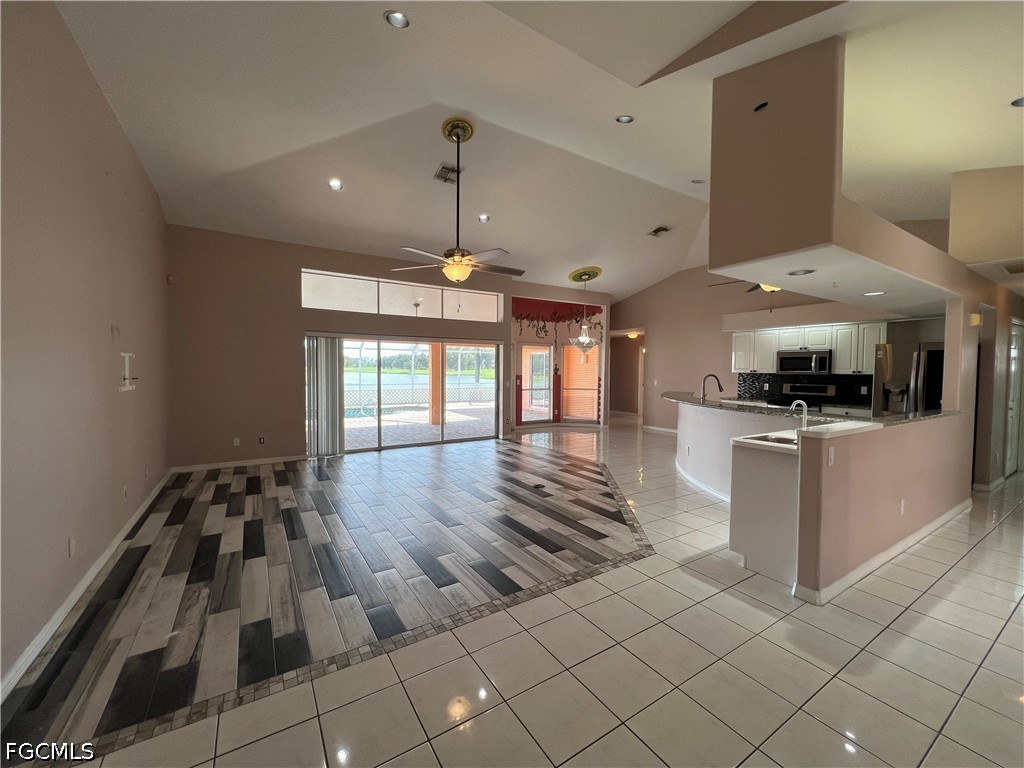 3 Bed Pool Home for Sale in Cape Coral, photo 4