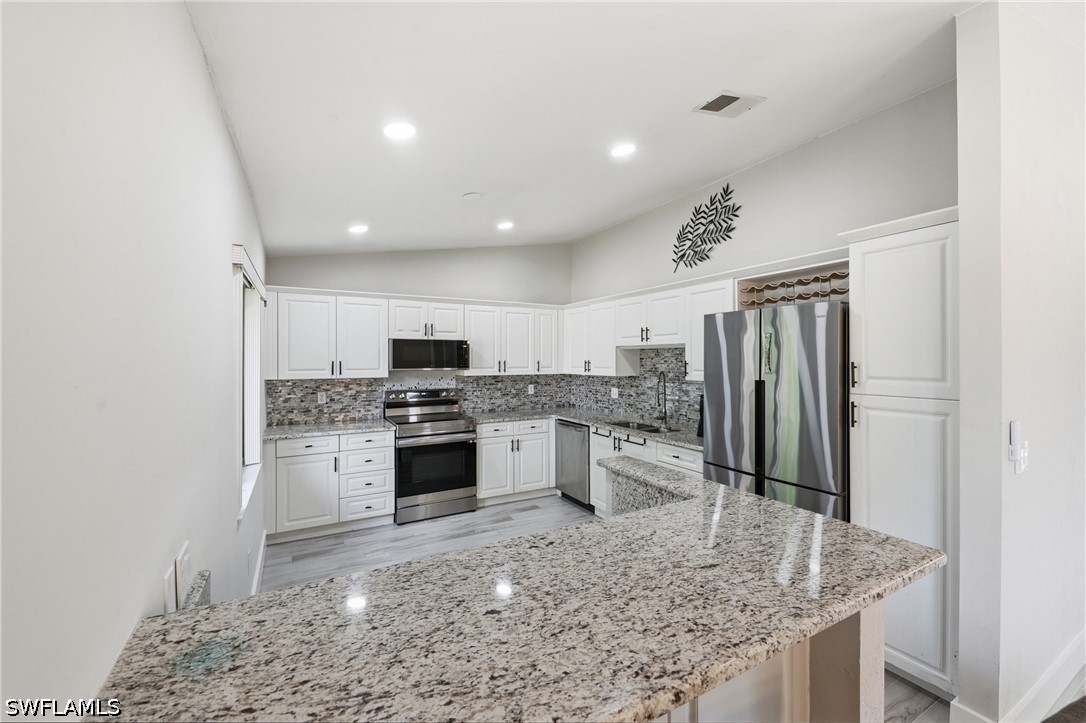 2 Bed Condominium for Sale in Coach House, photo 4