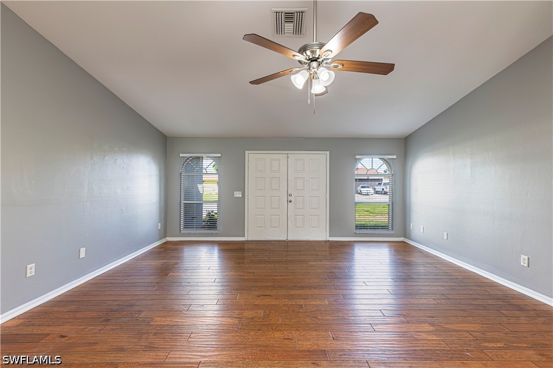 3 Bed SingleFamilyResidence for Sale in Cape Coral, photo 4