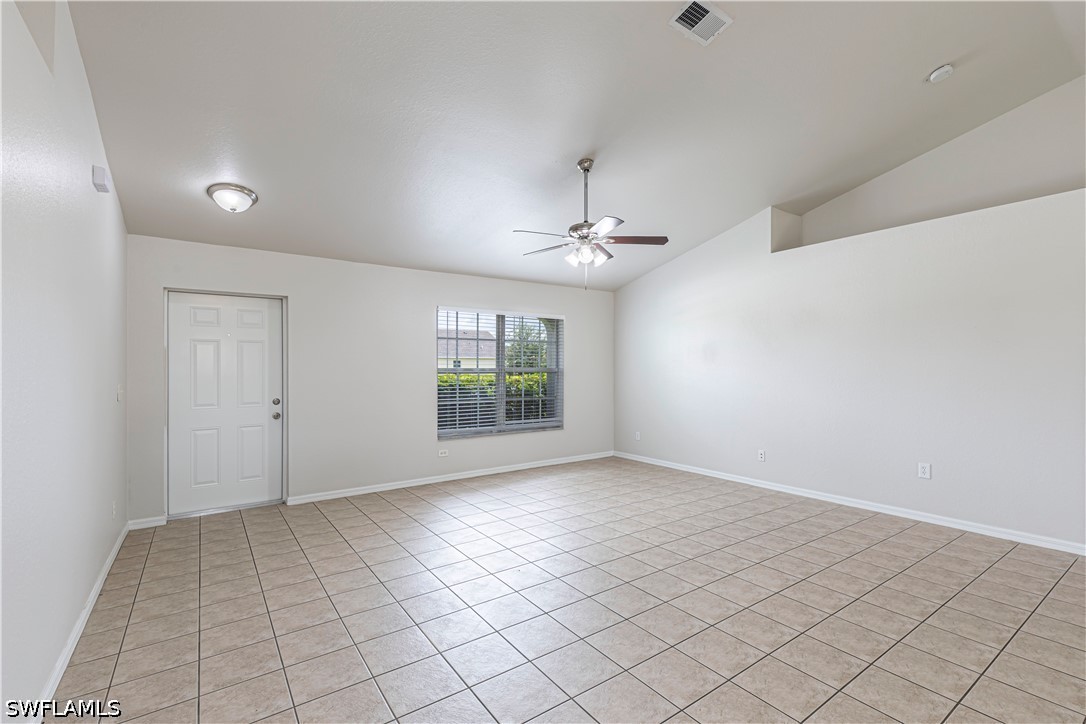3 Bed SingleFamilyResidence for Sale in Cape Coral, photo 4