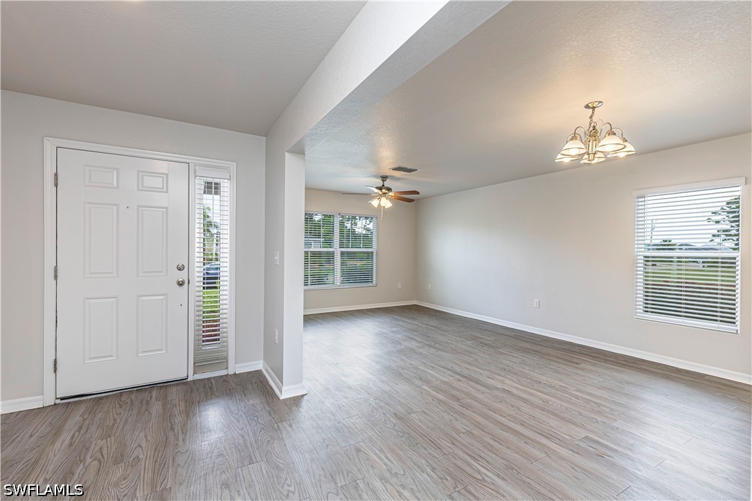 3 Bed SingleFamilyResidence for Sale in Cape Coral, photo 4