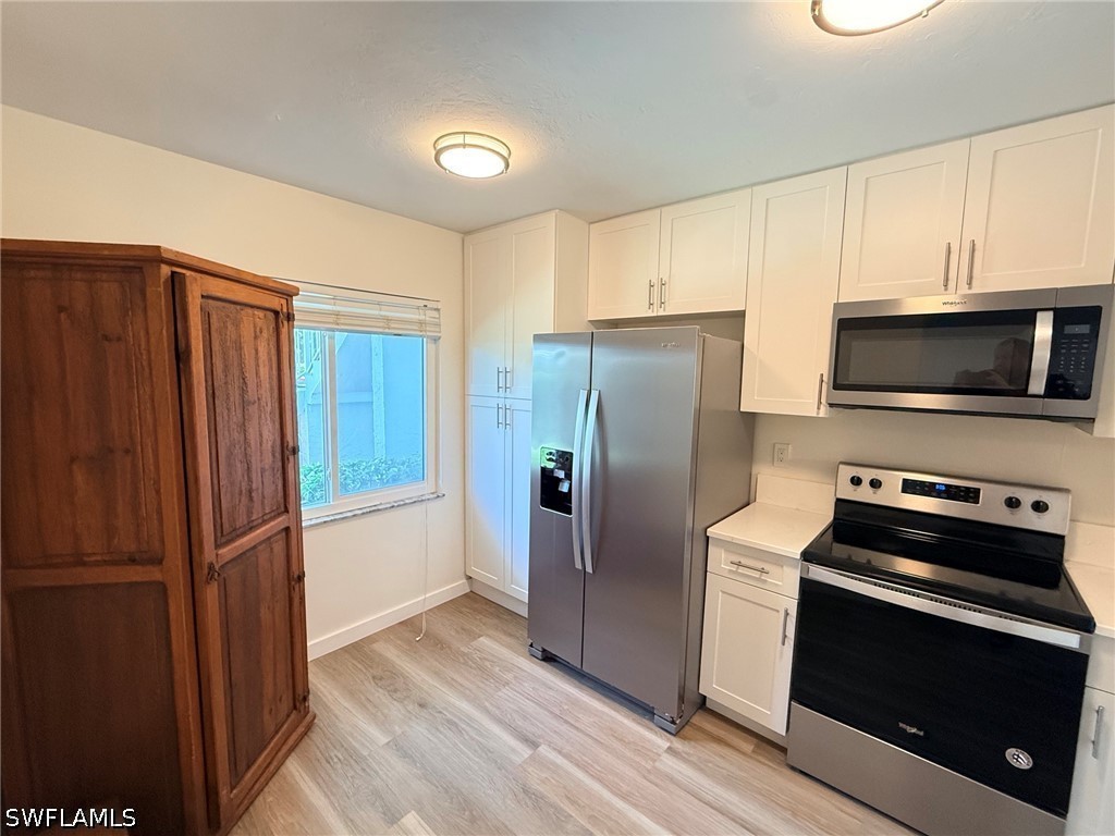 2 Bed Condominium for Sale in Naples, photo 4