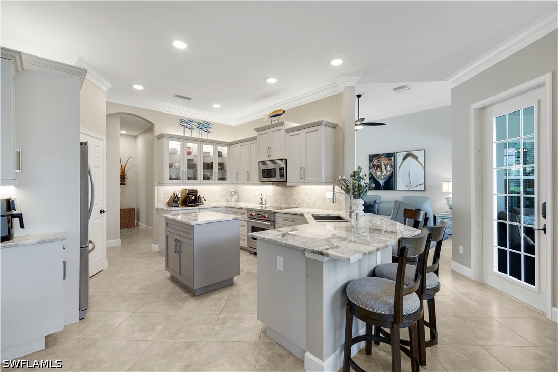 3 Bed Pool Home for Sale in Madison Park, photo 4