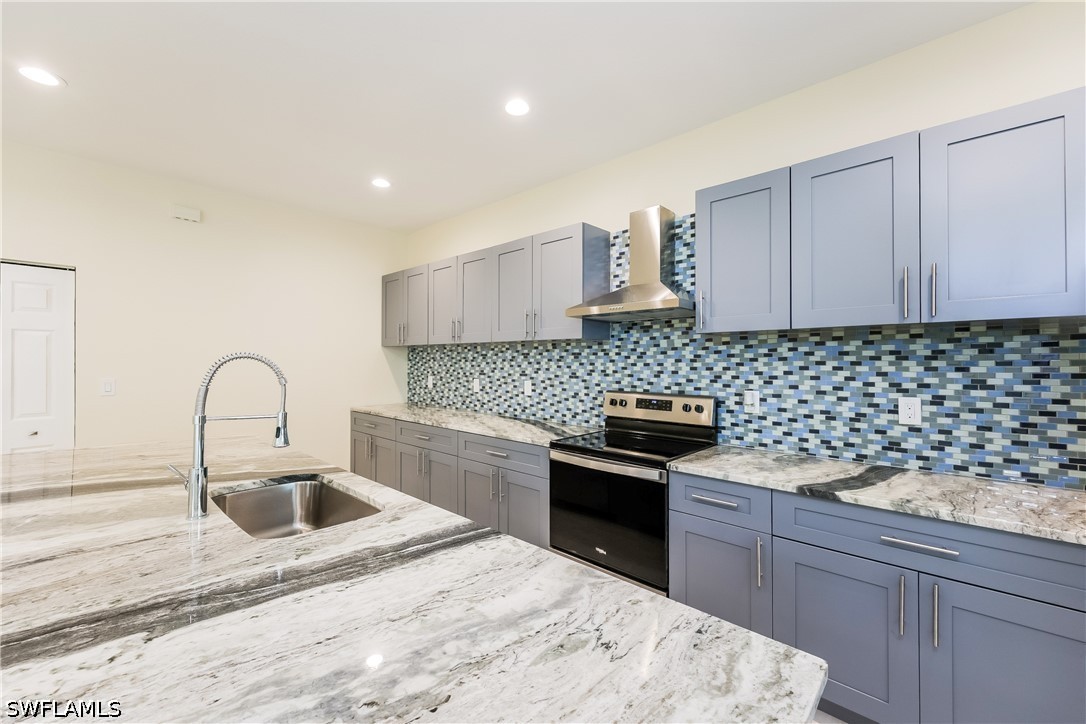 3 Bed SingleFamilyResidence for Sale in Lehigh Acres, photo 4