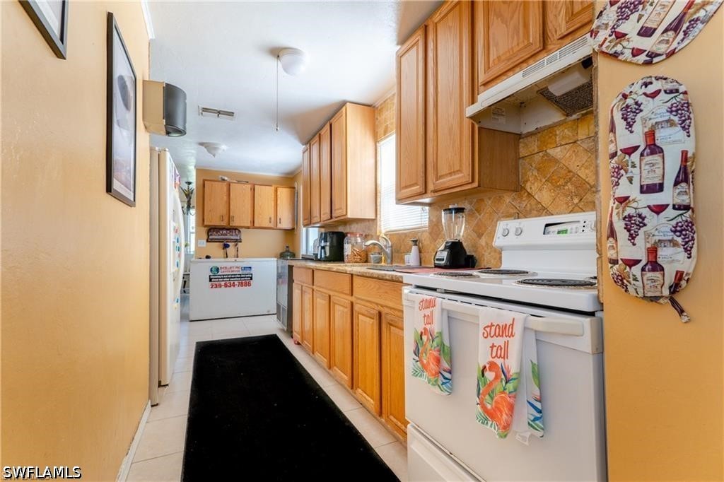 4 Bed SingleFamilyResidence for Sale in Lehigh Acres, photo 4