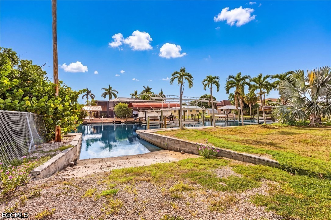 Waterfront Home for Sale in Gulfhaven, photo 4