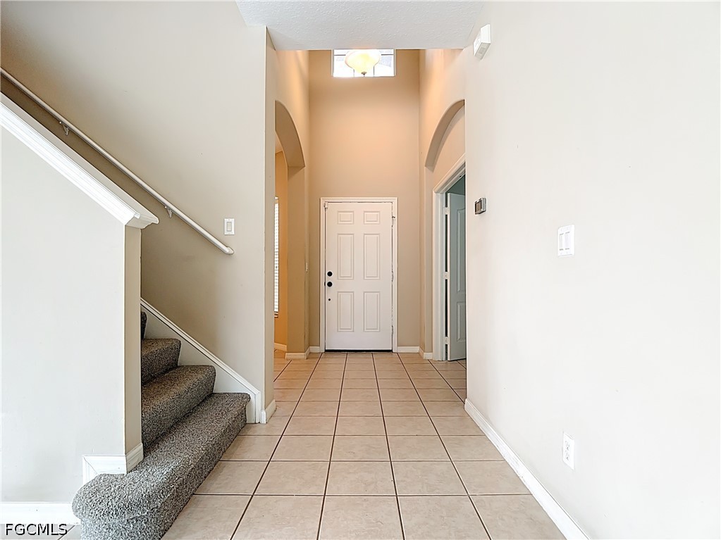 5 Bed Pool Home for Sale in Promenade West, photo 4