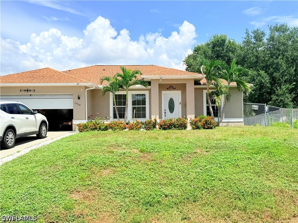 3 Bed Pool Home for Sale in Lehigh Acres, photo 4