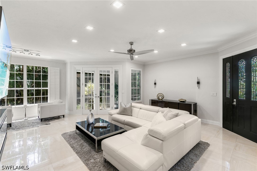 3 Bed Condominium for Sale in Colonade, photo 4