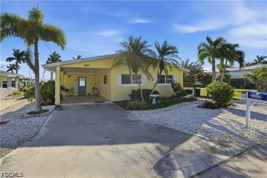 2 Bed Waterfront Home for Sale in Matlacha, photo 4