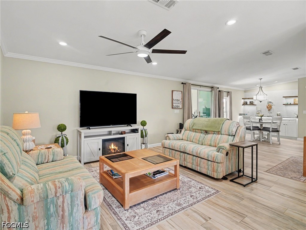 2 Bed ManufacturedHome for Sale in North Fort Myers, photo 4