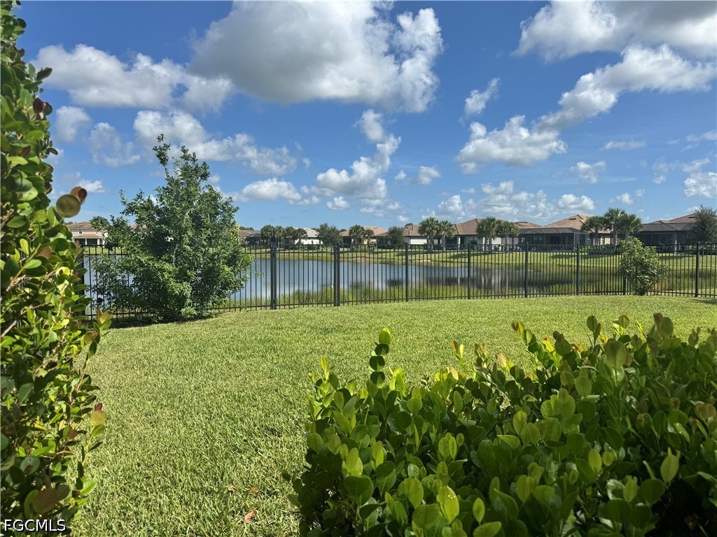 4 Bed Pool Home for Sale in Hampton Lakes, photo 4