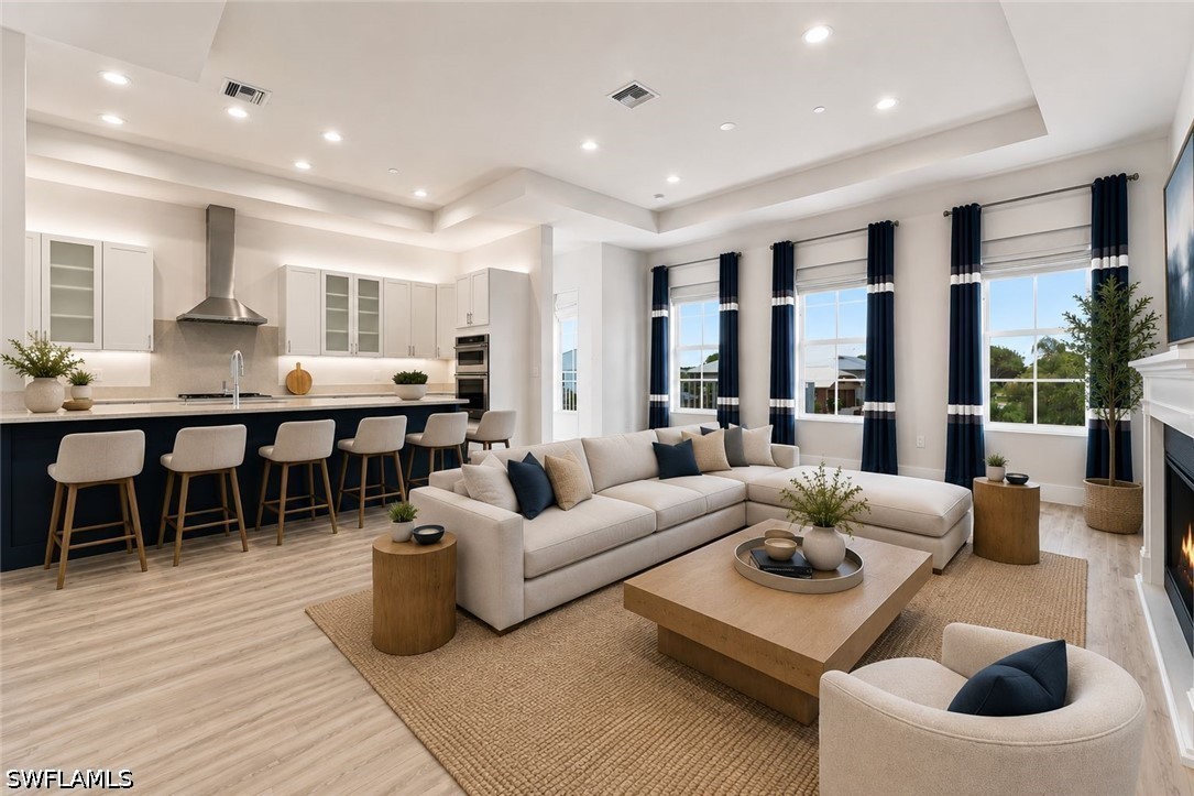 3 Bed Pool Home for Sale in Naples, photo 4