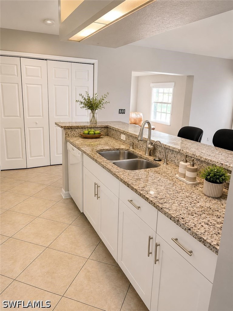 4 Bed Pool Home for Sale in Golden Gate City, photo 4