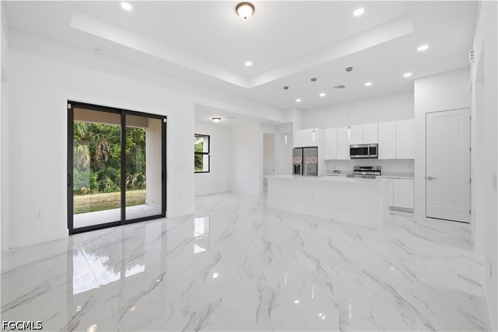 4 Bed SingleFamilyResidence for Sale in Lehigh Acres, photo 4