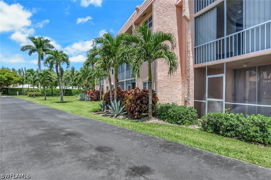 1 Bed Condominium for Sale in Naples, photo 4
