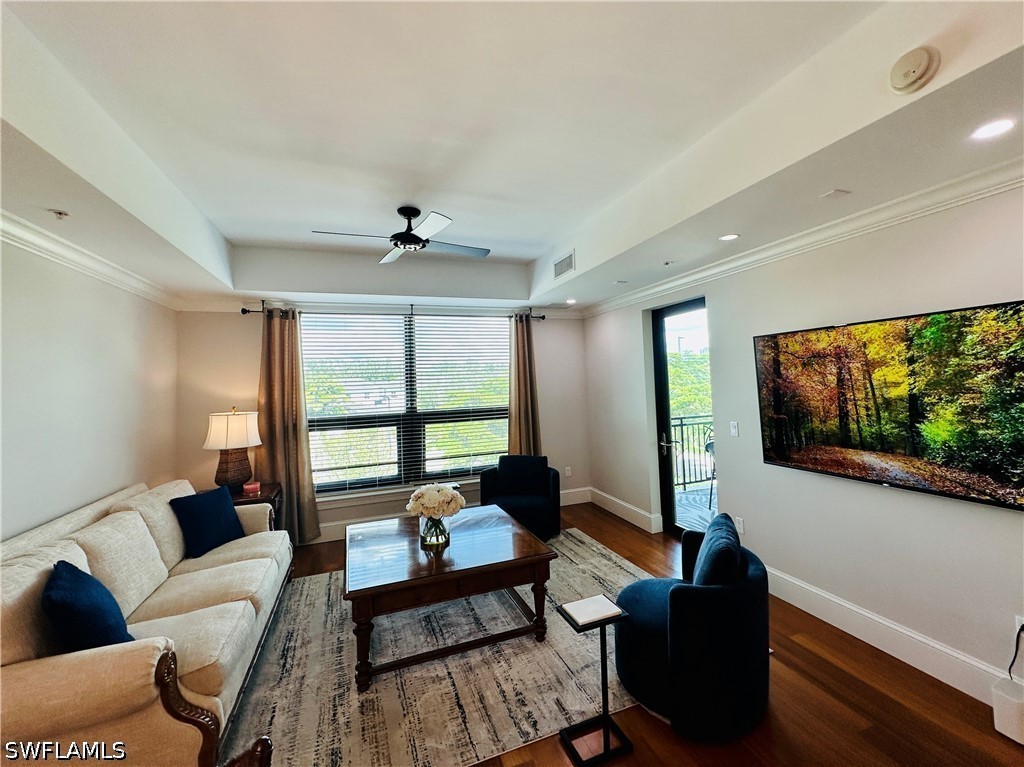 2 Bed Condominium for Sale in The Strada, photo 4
