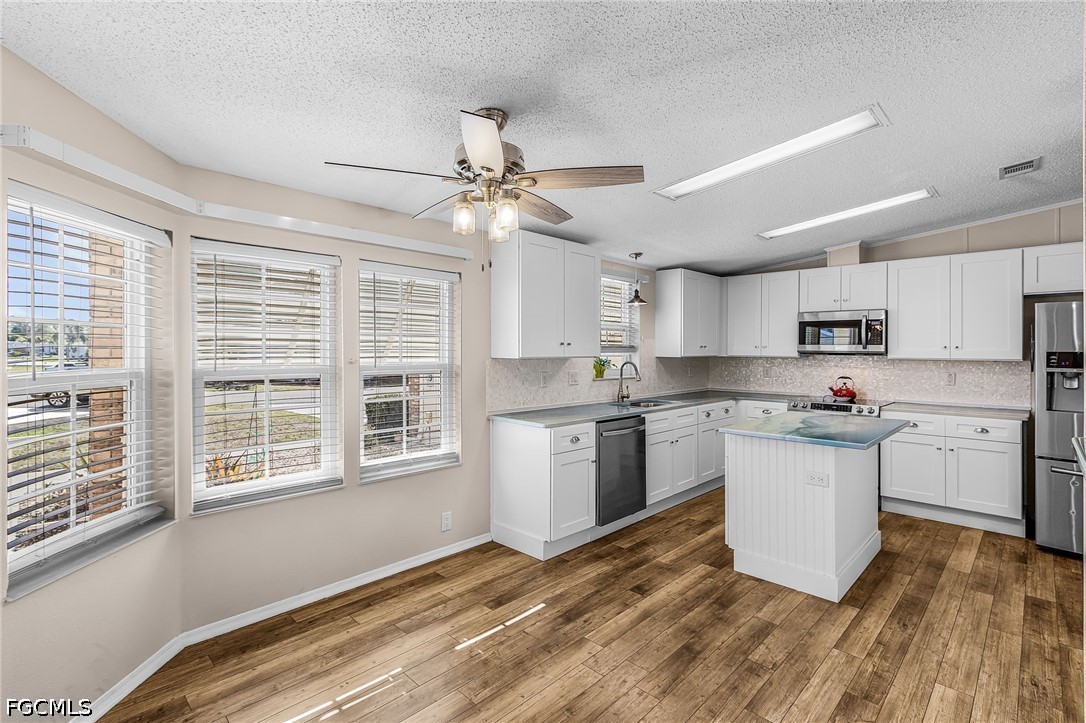 2 Bed Waterfront Home for Sale in North Fort Myers, photo 4