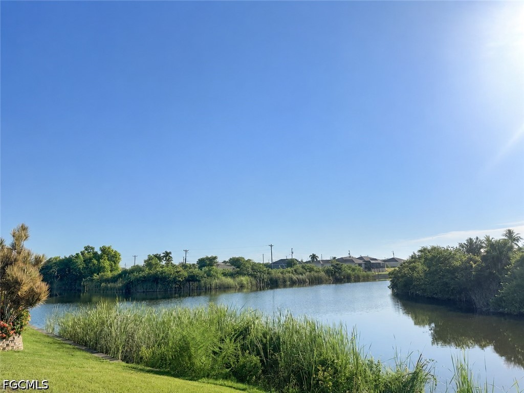 Waterfront Home for Sale in Cape Coral, photo 4