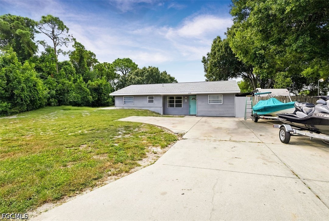 3 Bed SingleFamilyResidence for Sale in Lehigh Acres, photo 4