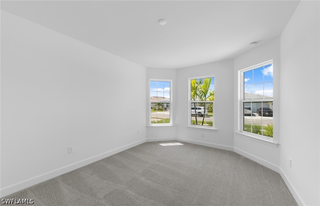 3 Bed SingleFamilyResidence for Sale in Alva, photo 4