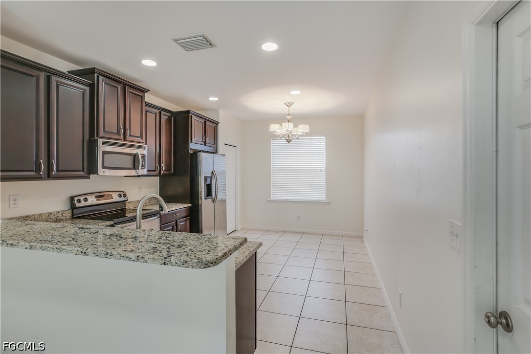 3 Bed Townhouse for Sale in Fort Myers, photo 4