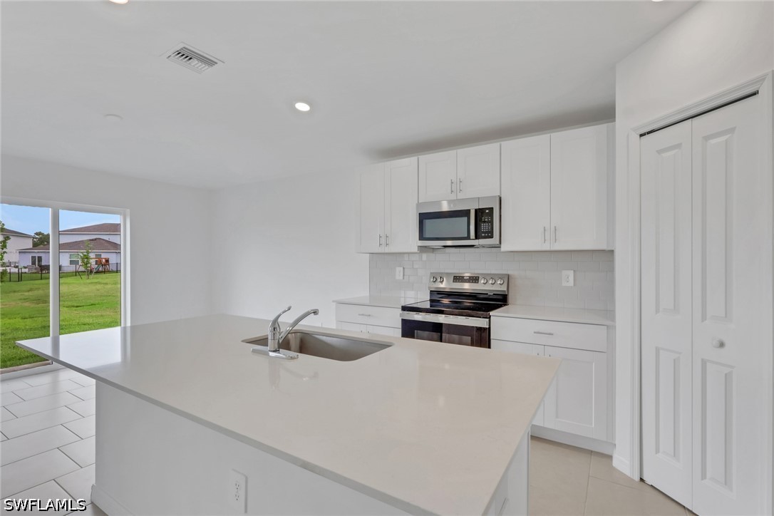 4 Bed SingleFamilyResidence for Sale in Savanna Lakes, photo 4