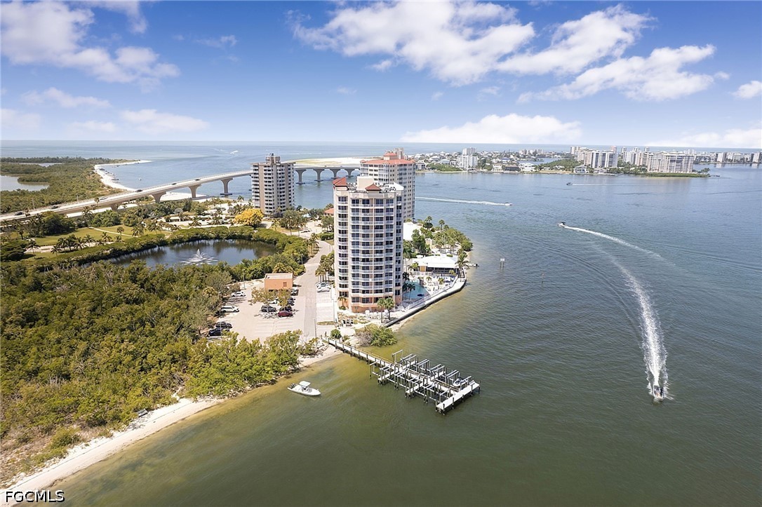 1 Bed Waterfront Home for Sale in Bonita Springs, photo 4