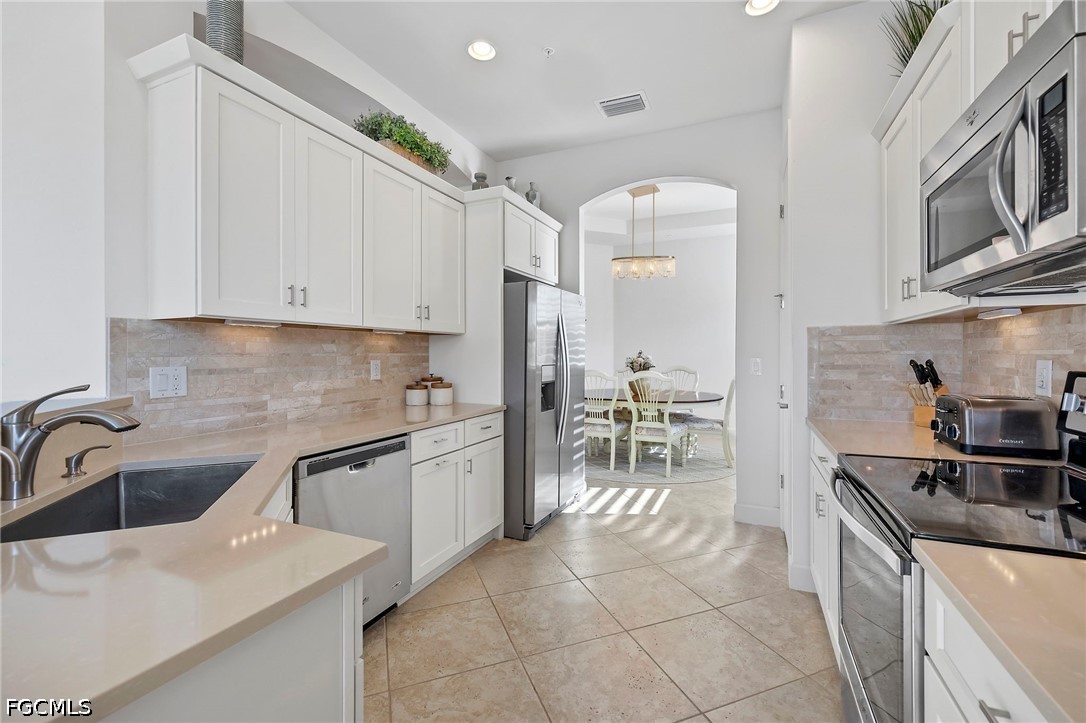 3 Bed Condominium for Sale in Somerset, photo 4
