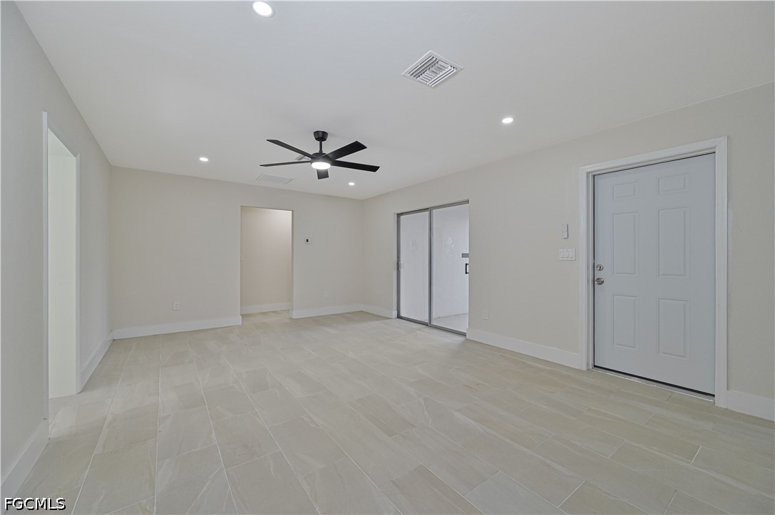 4 Bed SingleFamilyResidence for Sale in Rainbow Groves, photo 4