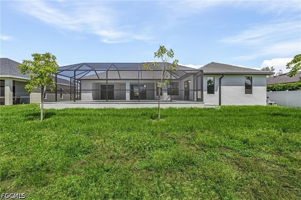 3 Bed Pool Home for Sale in Cape Coral, photo 4