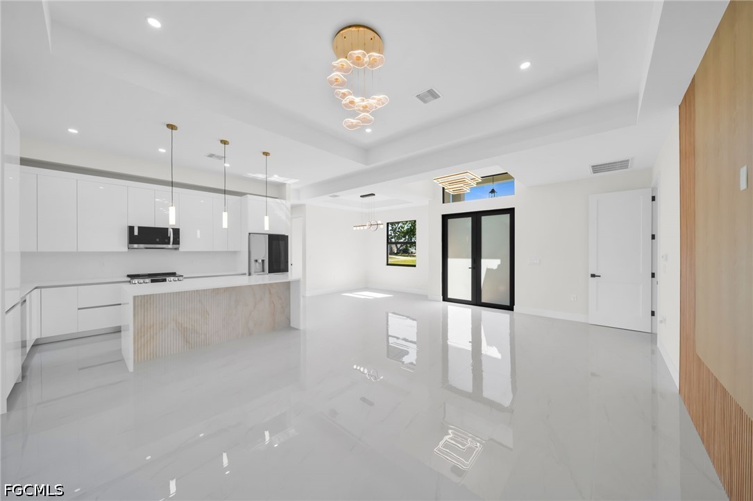 3 Bed Waterfront Home for Sale in Cape Coral, photo 4