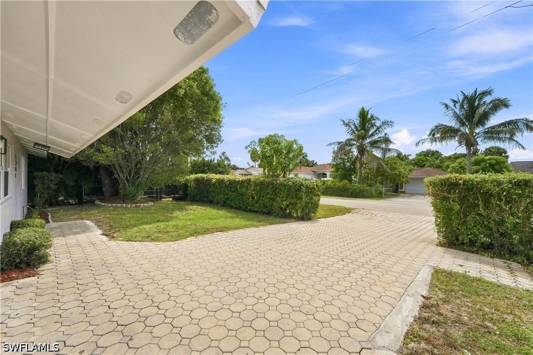 3 Bed SingleFamilyResidence for Sale in Naples, photo 4