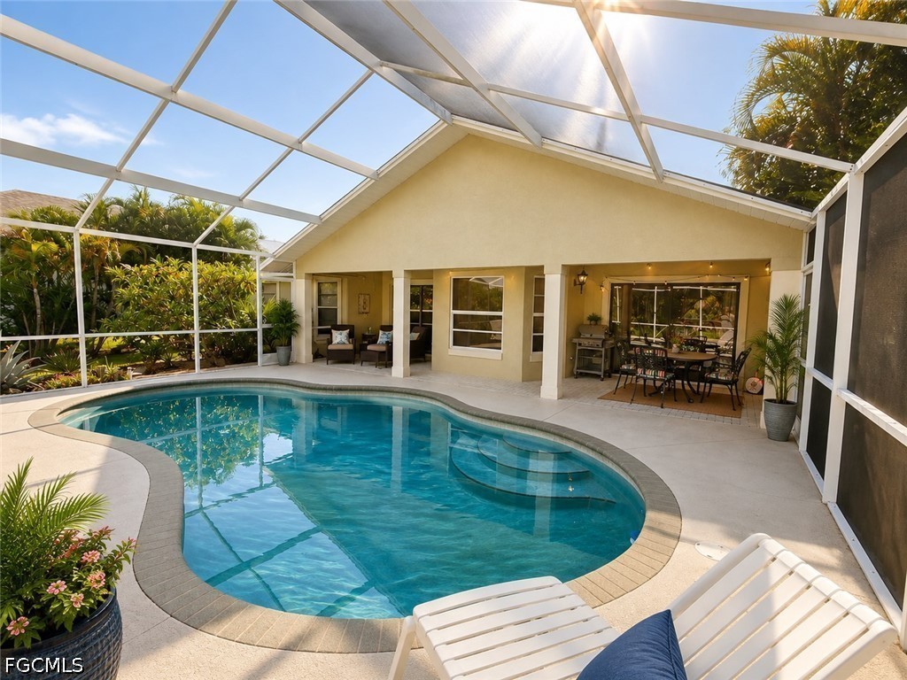 3 Bed Pool Home for Sale in Cape Coral, photo 4