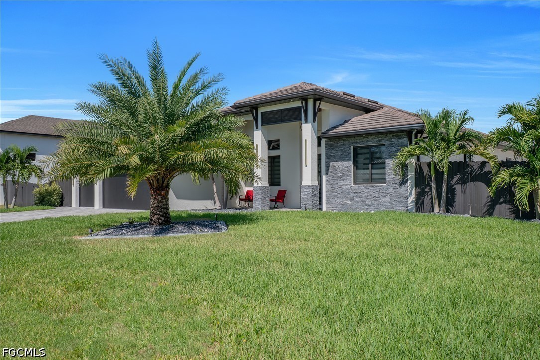 4 Bed Pool Home for Sale in Cape Coral, photo 4