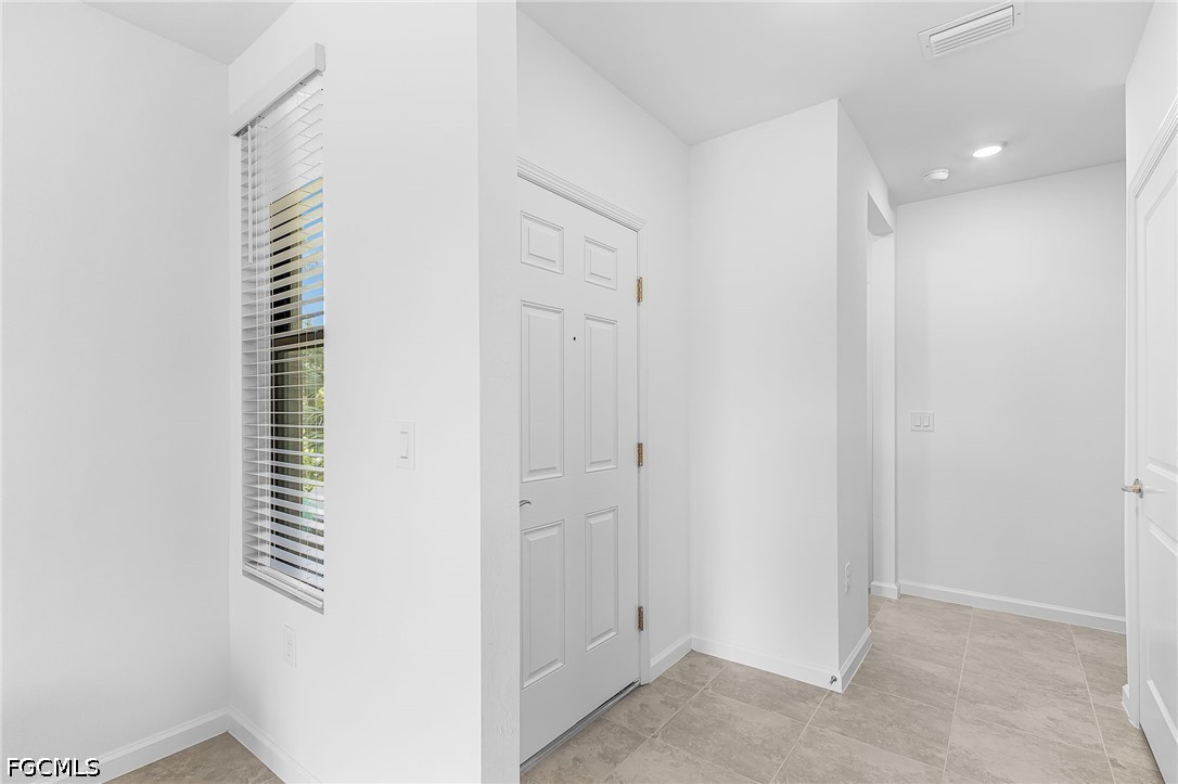 3 Bed Townhouse for Sale in Cape Coral, photo 4