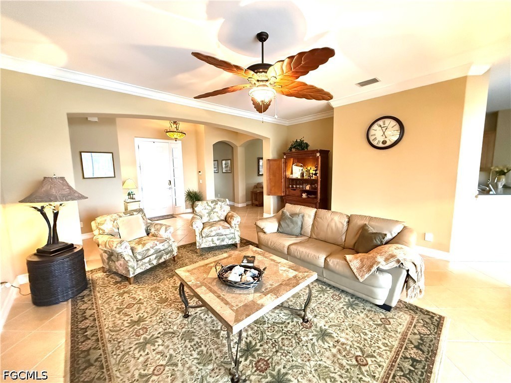 3 Bed Pool Home for Sale in Bellagio, photo 4