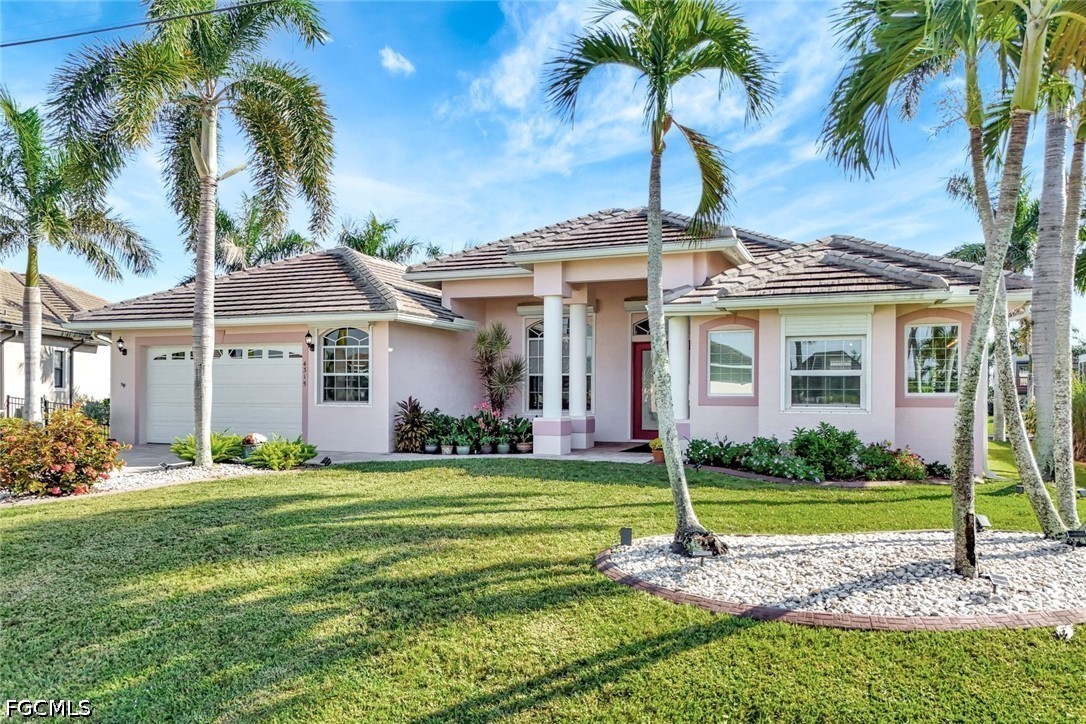 3 Bed Pool Home for Sale in Cape Coral, photo 4