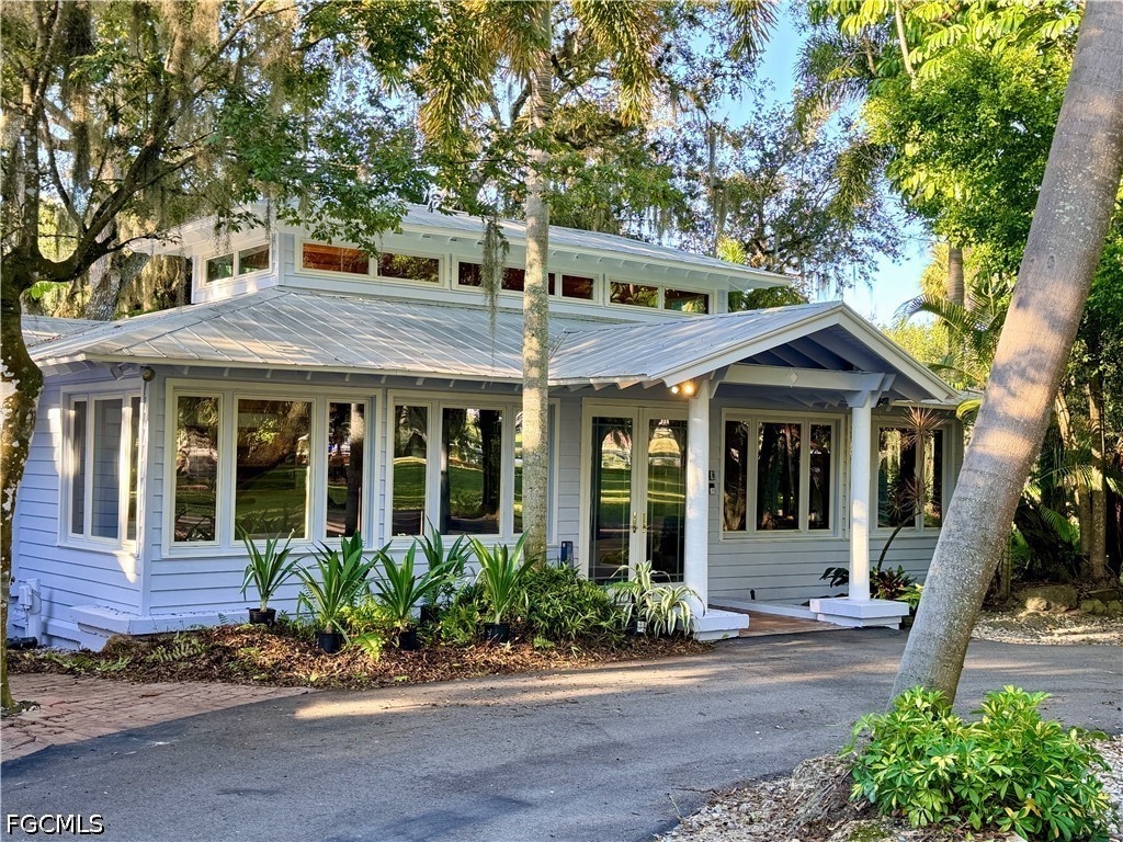 3 Bed Waterfront Home for Sale in Labelle, photo 4