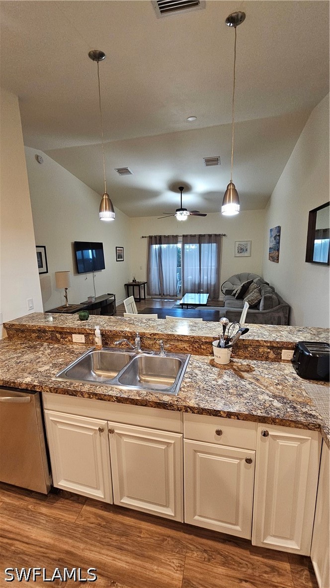 4 Bed Duplex for Sale in Lakeside, photo 4