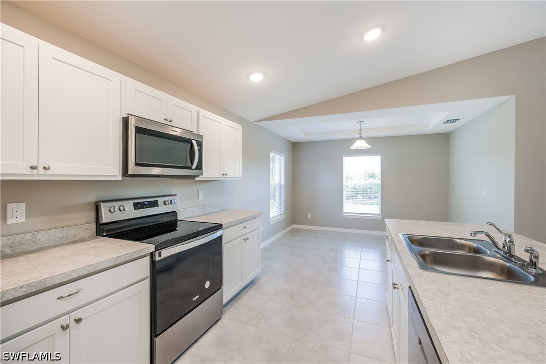 3 Bed SingleFamilyResidence for Sale in Lehigh Acres, photo 4