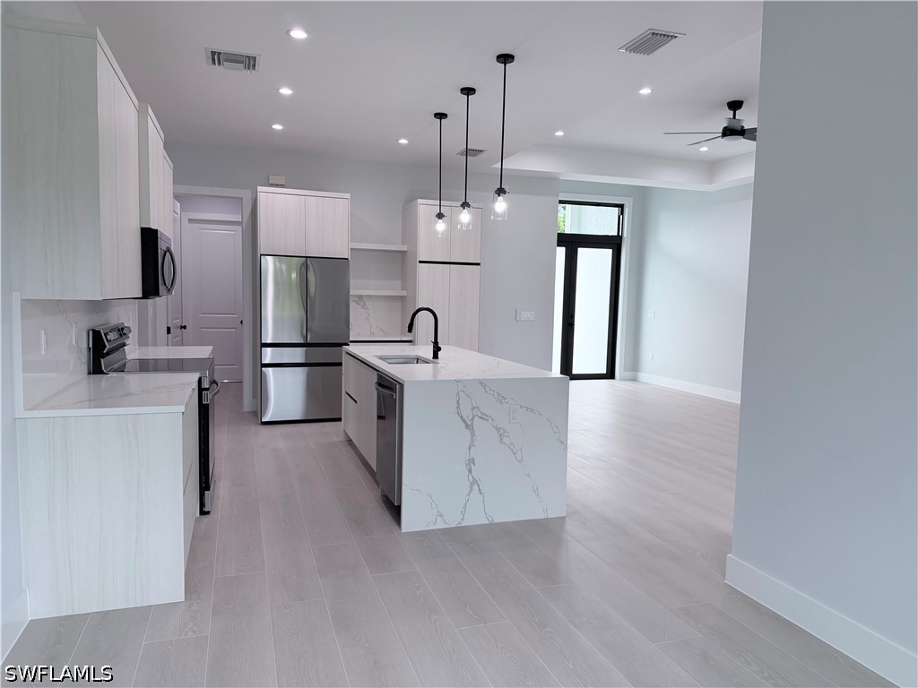 3 Bed SingleFamilyResidence for Sale in Naples, photo 4