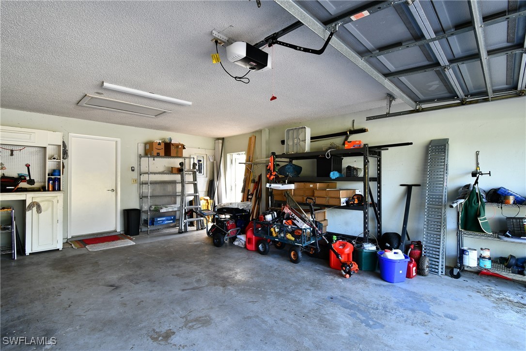 2 Bed SingleFamilyResidence for Sale in North Fort Myers, photo 31