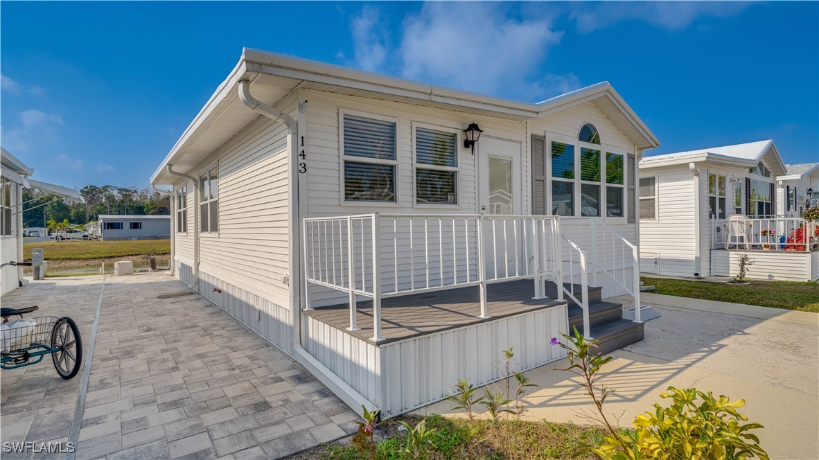 1 Bed Waterfront Home for Sale in North Fort Myers, photo 31