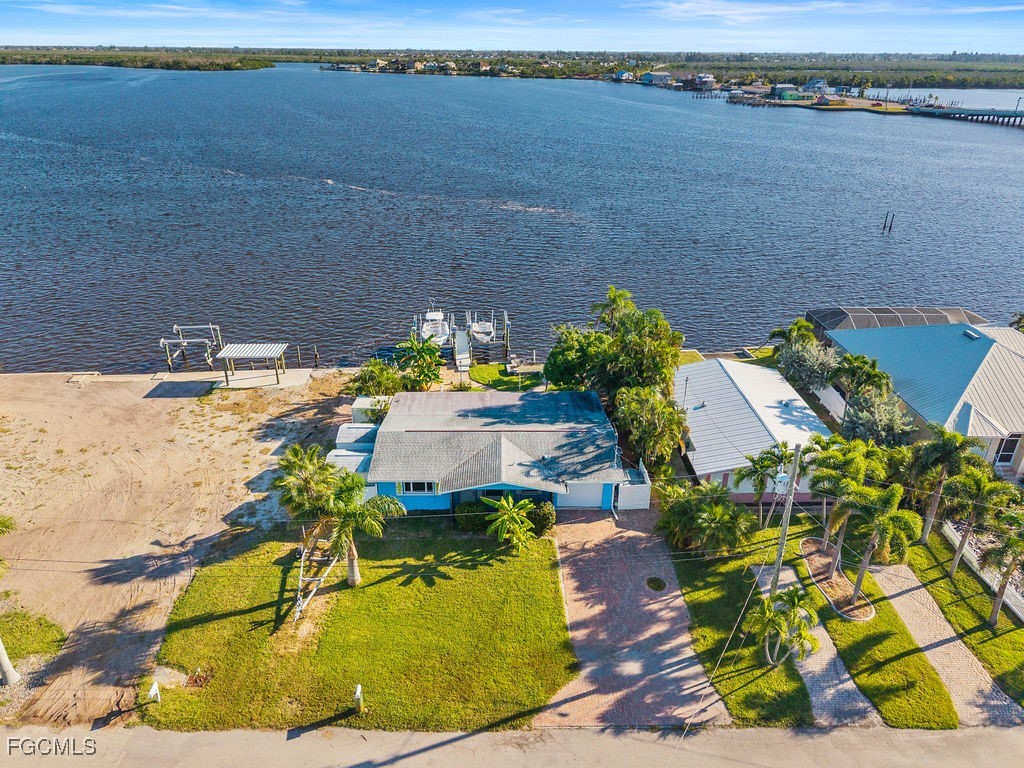 3 Bed Waterfront Home for Sale in Matlacha, photo 31